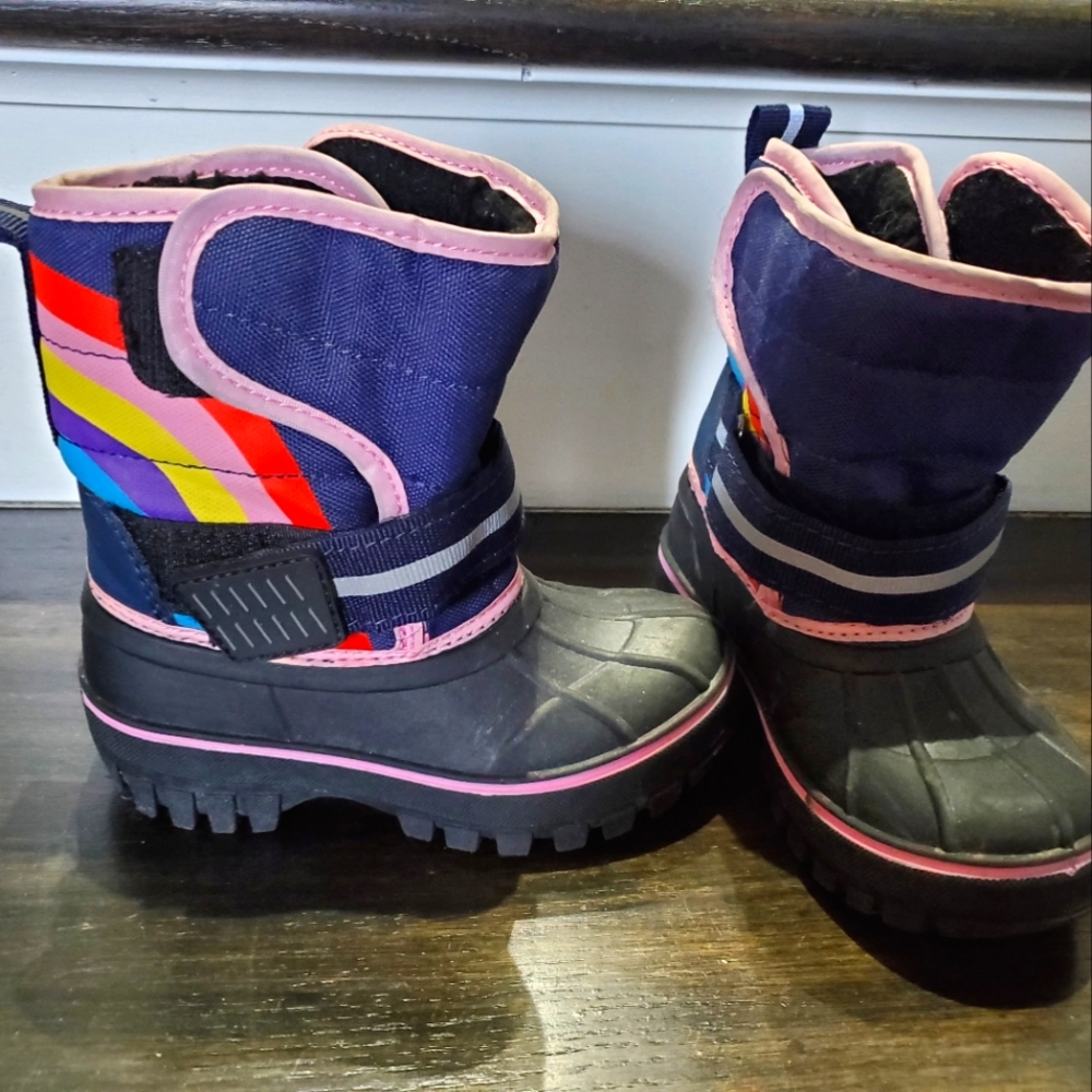 Girls snow boots size 7/8